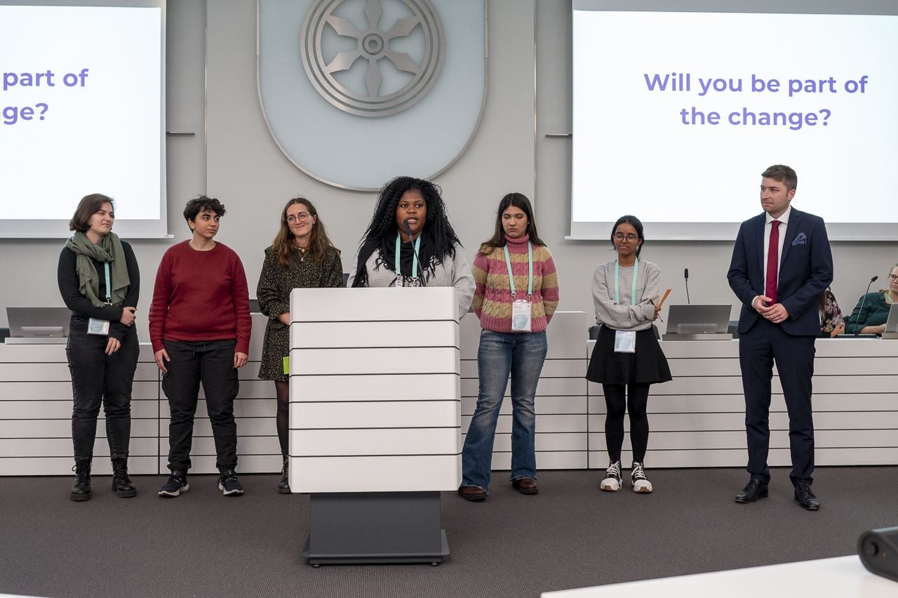 Presenting the “Projects for Peace” at the plenary hall in Osnabrück