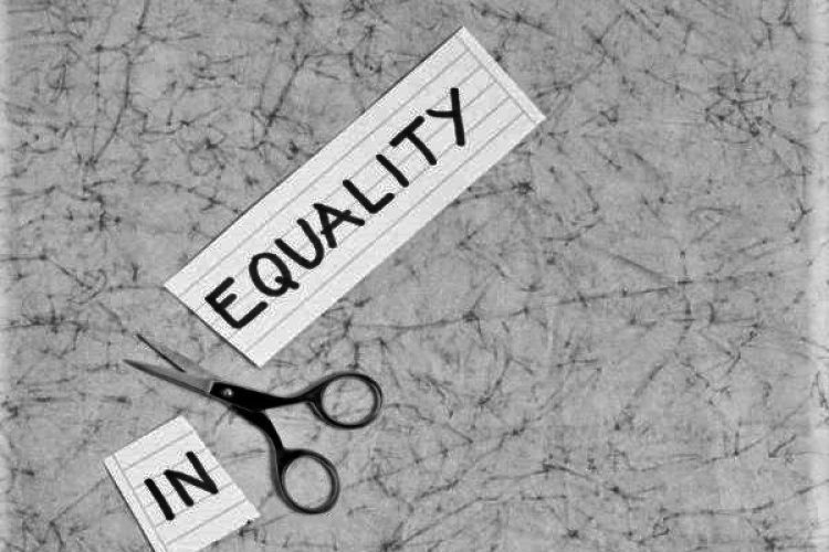 equality-inequality-concept-marble-thumbnail